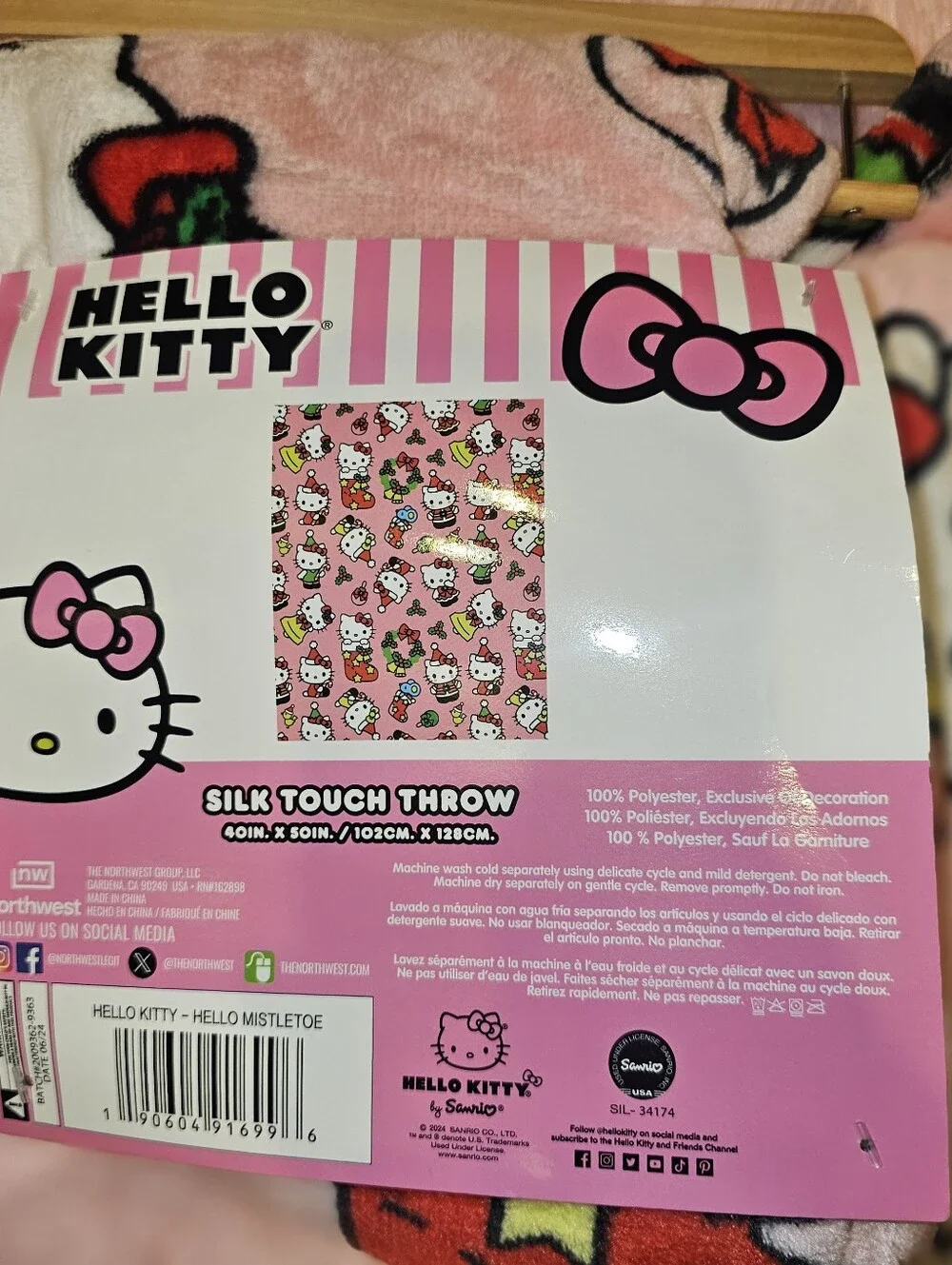 New Hello Kitty Santa Hats Candy Canes Christmas Throw Blanket Festive Holiday